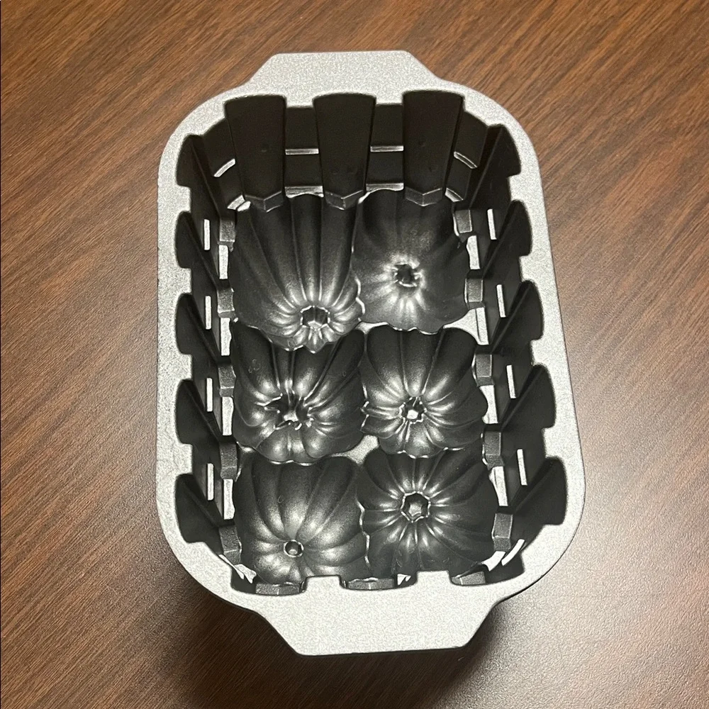 Nordic Ware Pumpkin‎ Patch Loaf Pan